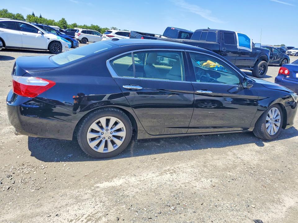 2015 Honda Accord მანქანა იყიდება აუქციონზე, vin: 1HGCR3F8XFA033206, აუქციონის ნომერი: 51023056