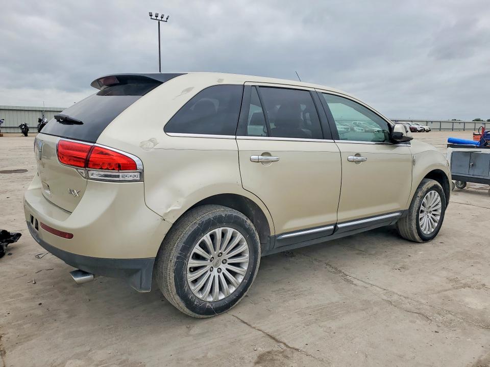 51018566 :رقم المزاد ، 2LMDJ6JK1BBJ09327 vin ، 2011 Lincoln Townhouse Mkx مزاد بيع