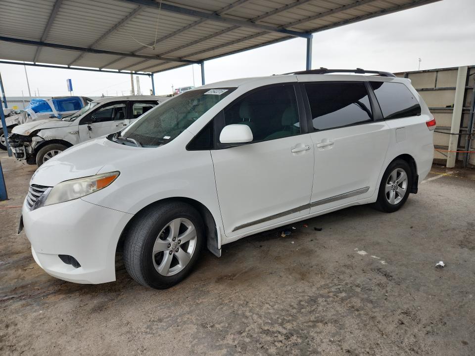 Продажа на аукционе авто 2014 Toyota Sienna, vin: 5TDKK3DCXES463020, номер лота: 51643316