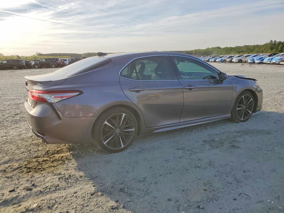 49062636 :رقم المزاد ، 4T1BZ1HK9KU032639 vin ، 2019 Toyota Camry مزاد بيع