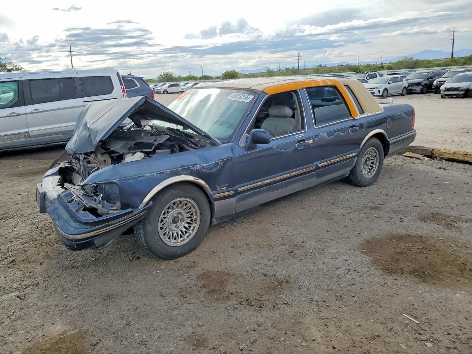 49658266 :رقم المزاد ، 1LNLM81W5VY742868 vin ، 1997 Lincoln Town Car مزاد بيع