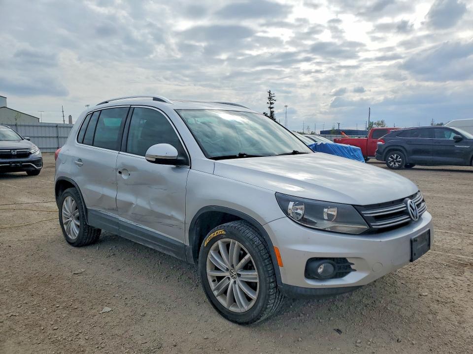 52088746 :رقم المزاد ، WVGBV7AX9CW560434 vin ، 2012 Volkswagen Tiguan مزاد بيع