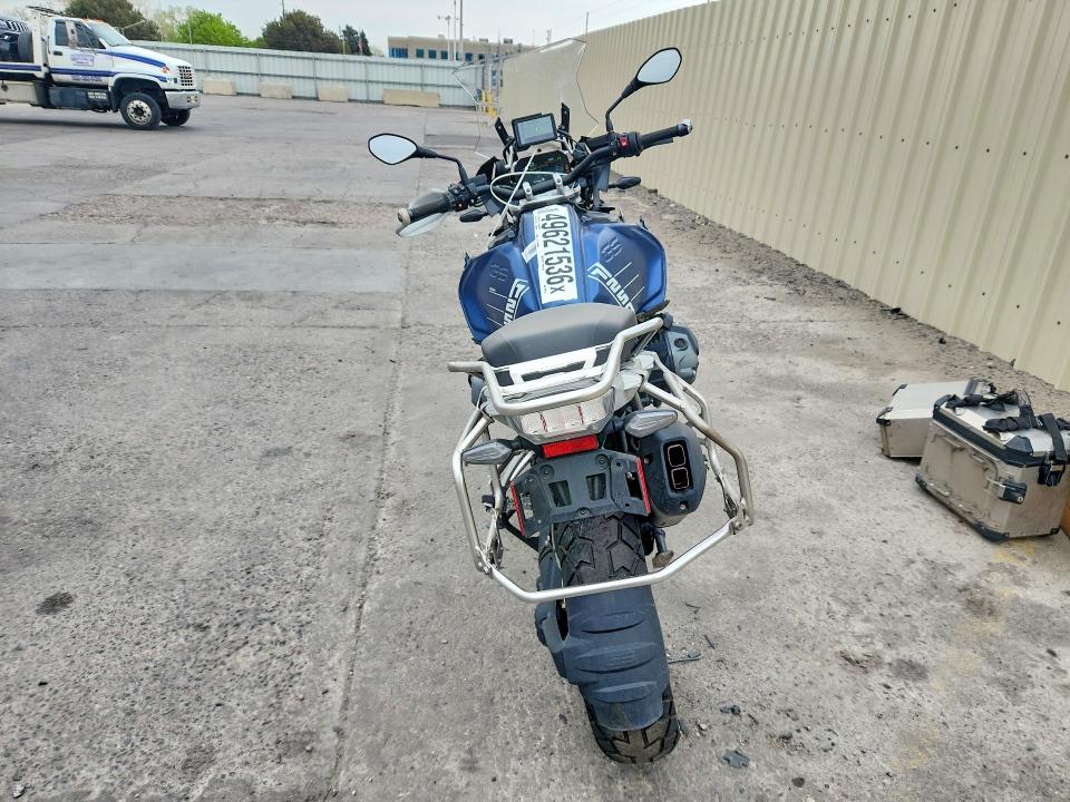 Продаж на аукціоні авто 2023 Bmw R 1250, vin: WB10M1308P6H81217, номер лоту: 49621536