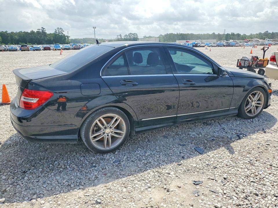 Продажа на аукционе авто 2013 Mercedes-benz C, vin: WDDGF4HB4DR270527, номер лота: 50296846