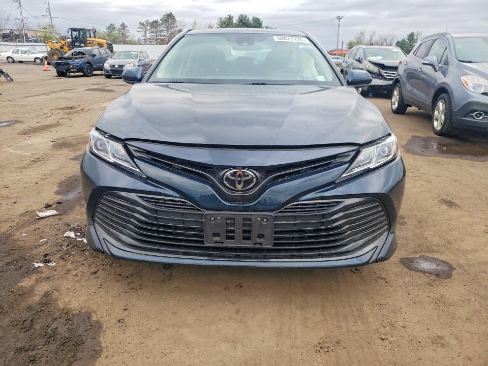 50675126 :رقم المزاد ، 4T1C11BK2LU003425 vin ، 2020 Toyota Camry مزاد بيع