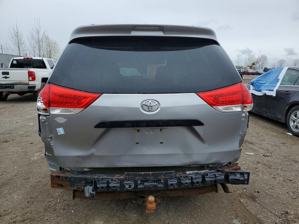 Продаж на аукціоні авто 2011 Toyota Sienna, vin: 5TDZK3DC4BS028598, номер лоту: 50274736