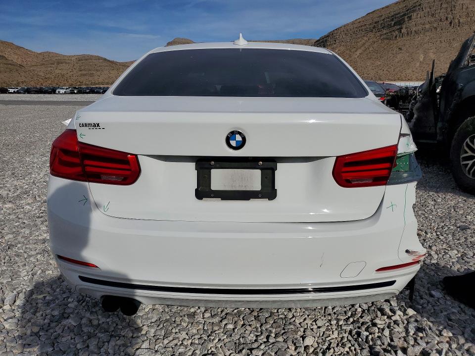 49081016 :رقم المزاد ، WBA8B9G51JNV00205 vin ، 2018 Bmw 330 مزاد بيع
