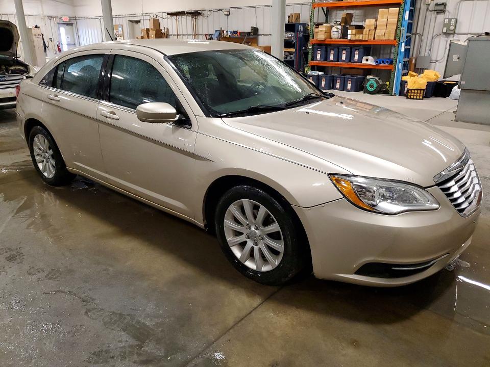 Продажа на аукционе авто 2014 Chrysler 200, vin: 1C3CCBAB2EN143465, номер лота: 49567596