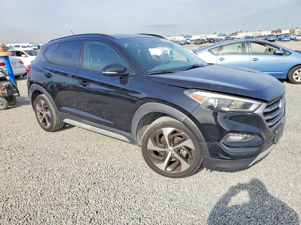 2017 Hyundai Tucson მანქანა იყიდება აუქციონზე, vin: KM8J33A27HU570428, აუქციონის ნომერი: 51164496