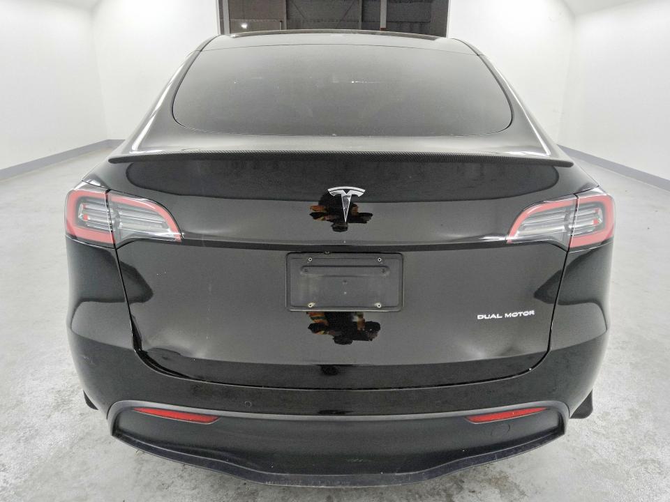47215856 :رقم المزاد ، 5YJYGAEE6MF201613 vin ، 2021 Tesla Model Y مزاد بيع