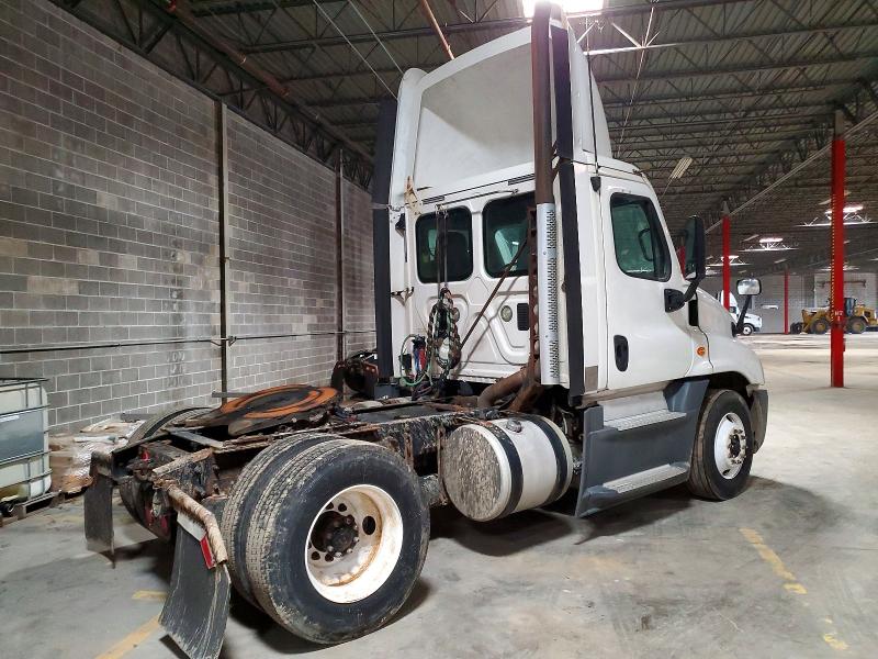 Продажа на аукционе авто 2016 Freightliner Cascadia 125, vin: 1FUBGEDV8GLHC5711, номер лота: 46205946