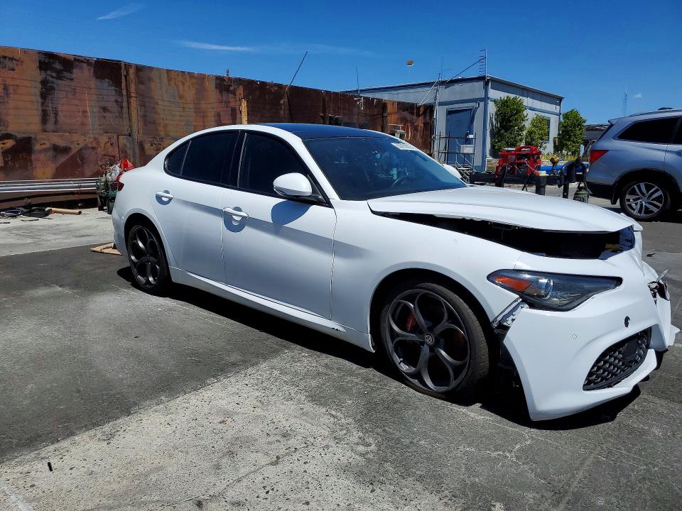 Aukcja sprzedaży 2017 Alfa Romeo Giulia, vin: ZARFAECN6H7552025, numer aukcji: 50758206