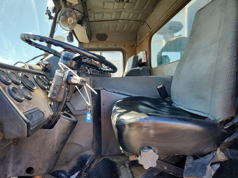 Продажа на аукционе авто 2001 Peterbilt 320, vin: 1NPZH07X71D713046, номер лота: 47988096