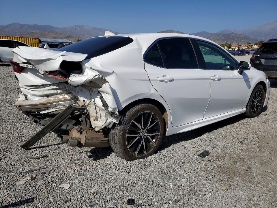 Продаж на аукціоні авто 2021 Toyota Camry, vin: 4T1G11AK0MU616809, номер лоту: 50305186