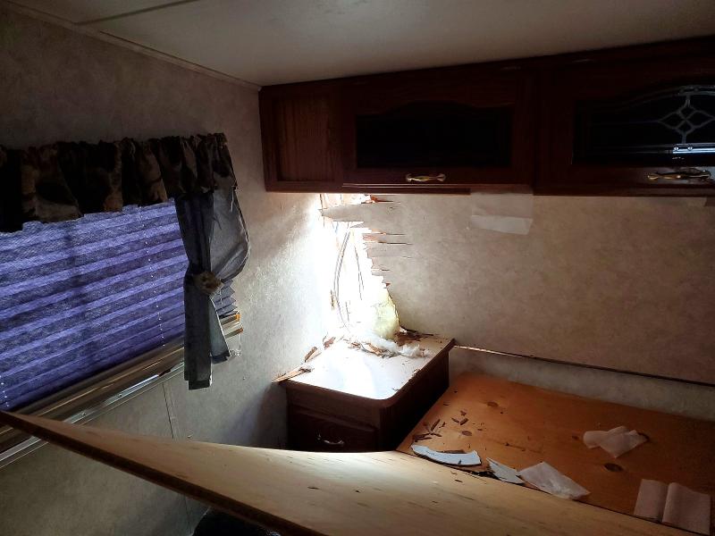 48610416 :رقم المزاد ، 4YDF2782832036849 vin ، 2003 Keystone Cougar مزاد بيع