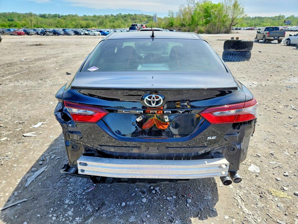 50136726 :رقم المزاد ، 4T1G11AK1MU456861 vin ، 2021 Toyota Camry مزاد بيع