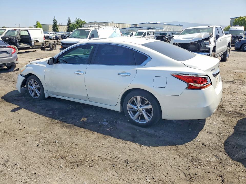 2015 Nissan Altima მანქანა იყიდება აუქციონზე, vin: 1N4AL3AP5FN335779, აუქციონის ნომერი: 50096256