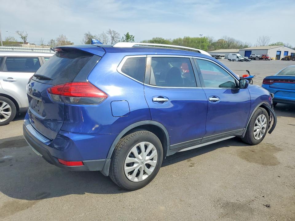 2017 Nissan Rogue მანქანა იყიდება აუქციონზე, vin: JN8AT2MT1HW131026, აუქციონის ნომერი: 49753656