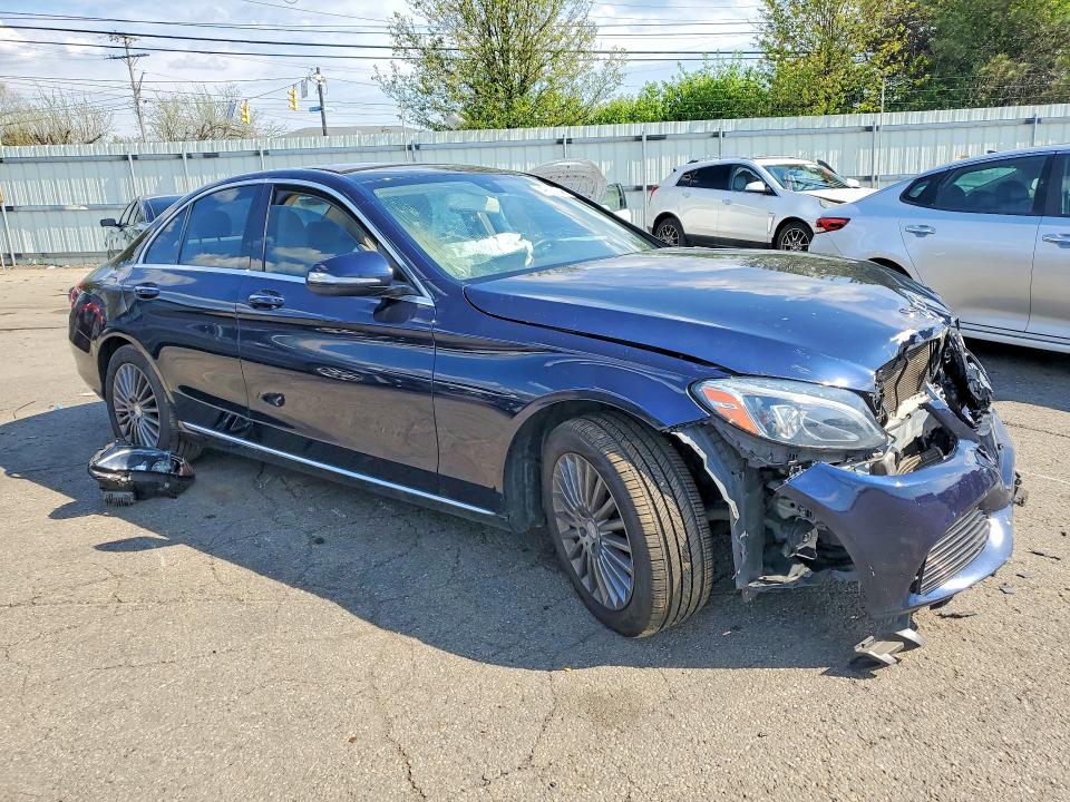2015 Mercedes-benz C მანქანა იყიდება აუქციონზე, vin: 55SWF4KB9FU027494, აუქციონის ნომერი: 49152546