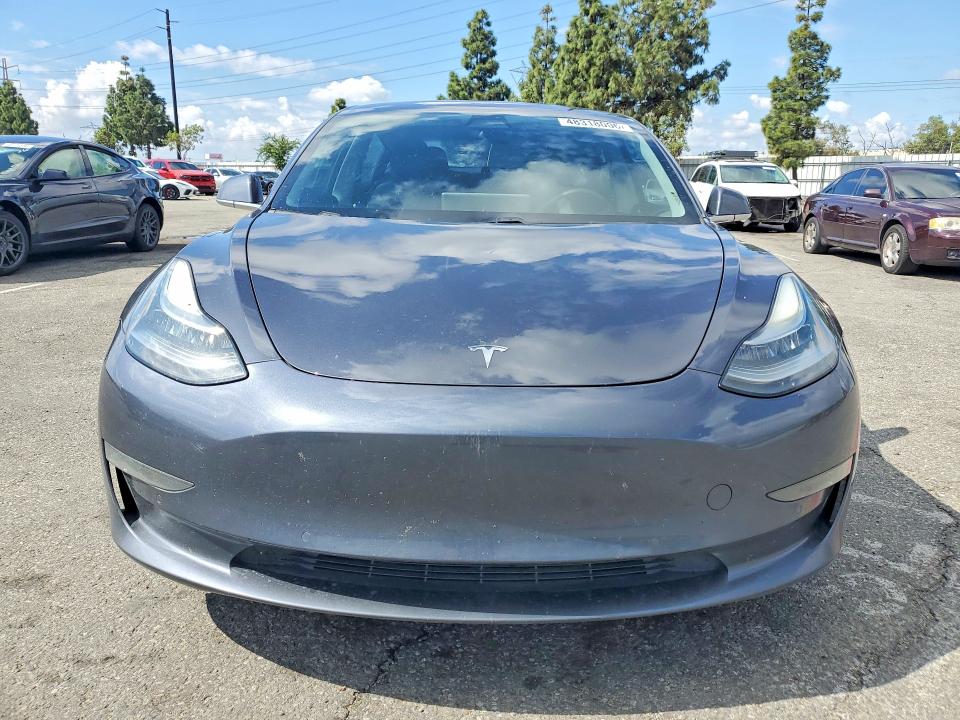 2018 Tesla Model 3 მანქანა იყიდება აუქციონზე, vin: 5YJ3E1EAXJF021348, აუქციონის ნომერი: 48318006