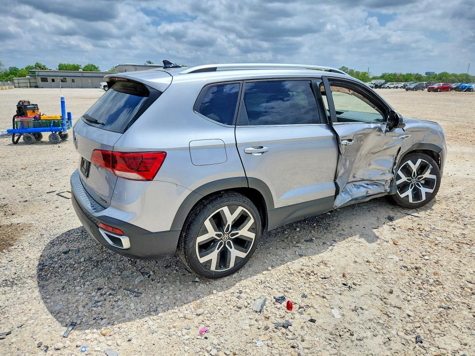 Продаж на аукціоні авто 2022 Volkswagen Taos, vin: 3VV2X7B25NM084737, номер лоту: 49795636