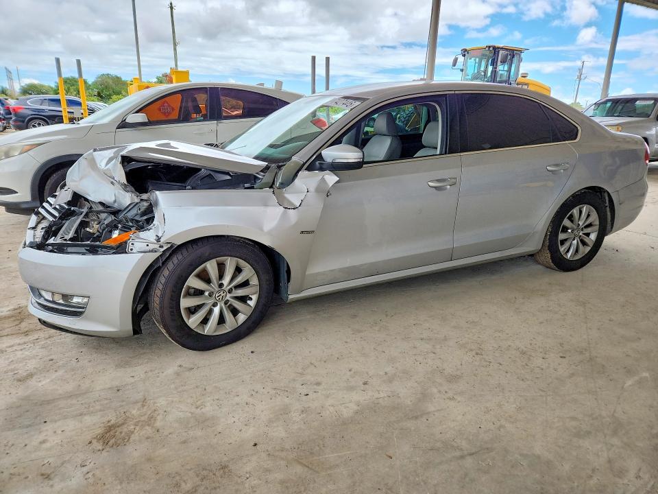 47427446 :رقم المزاد ، 1VWAS7A31FC099304 vin ، 2015 Volkswagen Passat مزاد بيع
