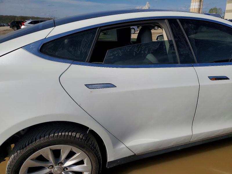 49742636 :رقم المزاد ، 5YJSA1H15EFP56750 vin ، 2014 Tesla Model S مزاد بيع