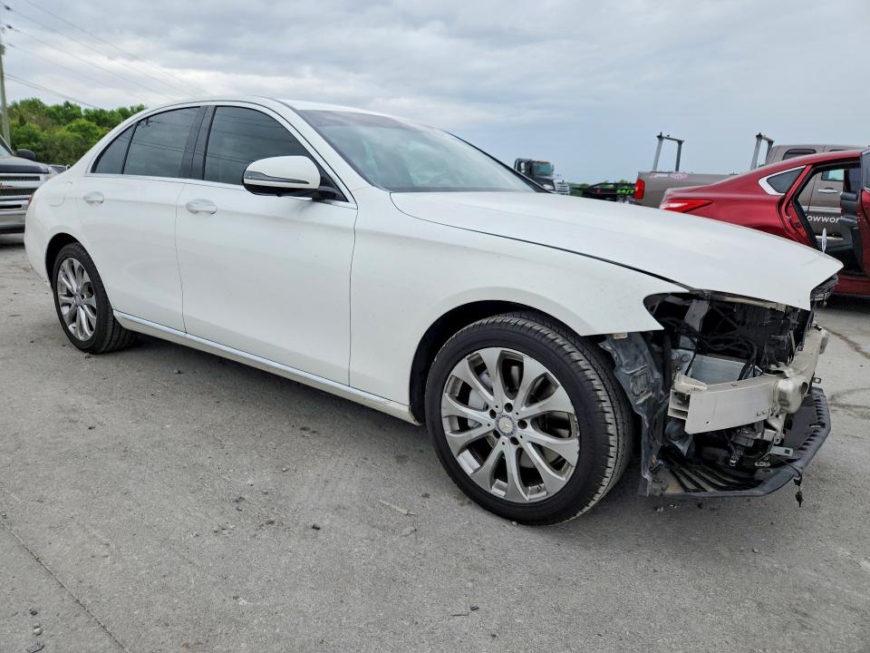 49017996 :رقم المزاد ، WDDZF4JBXHA219301 vin ، 2017 Mercedes-benz E مزاد بيع