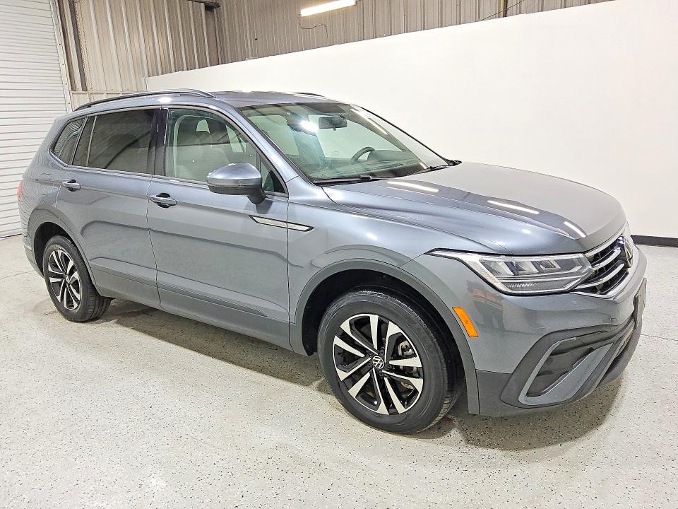 Продажа на аукционе авто 2022 Volkswagen Tiguan, vin: 3VV1B7AX4NM006408, номер лота: 49323126