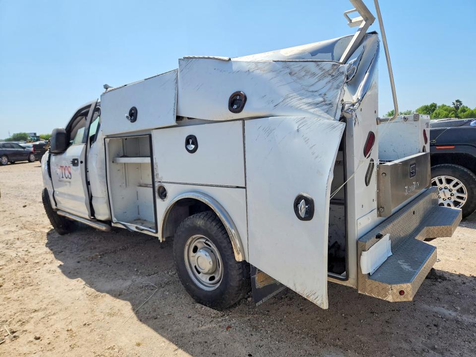 47809296 :رقم المزاد ، 1FDBF3E6XMEC33815 vin ، 2021 Ford F350 مزاد بيع