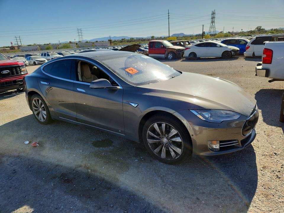 Продаж на аукціоні авто 2015 Tesla Model S, vin: 5YJSA1E21FF114119, номер лоту: 48794976