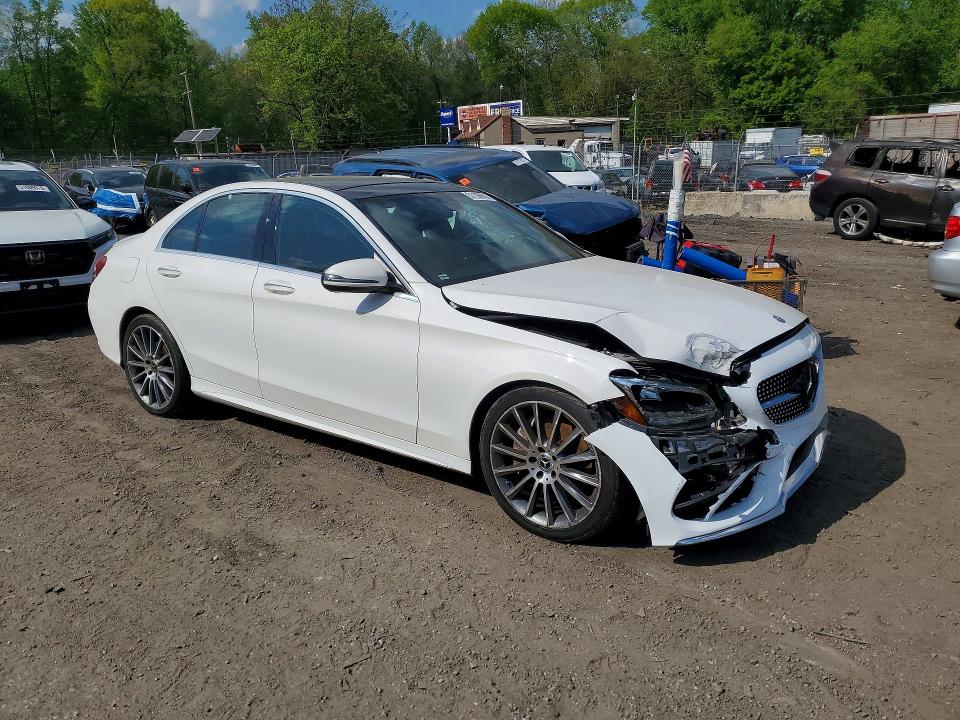 51169666 :رقم المزاد ، 55SWF4JB9HU219339 vin ، 2017 Mercedes-benz C مزاد بيع