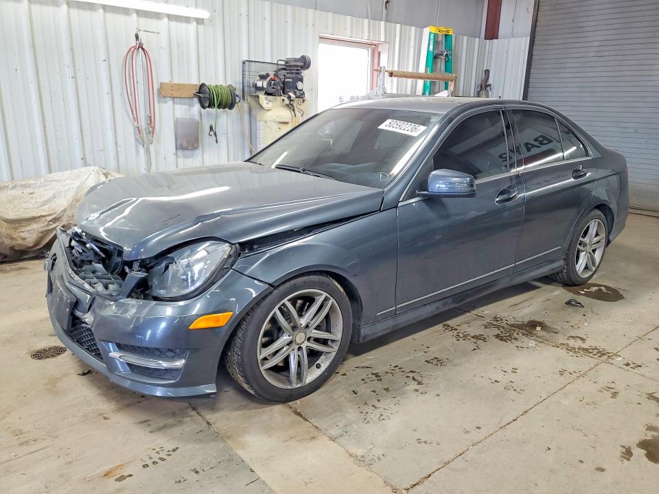 2013 Mercedes-benz C მანქანა იყიდება აუქციონზე, vin: WDDGF8AB7DA812977, აუქციონის ნომერი: 50592236