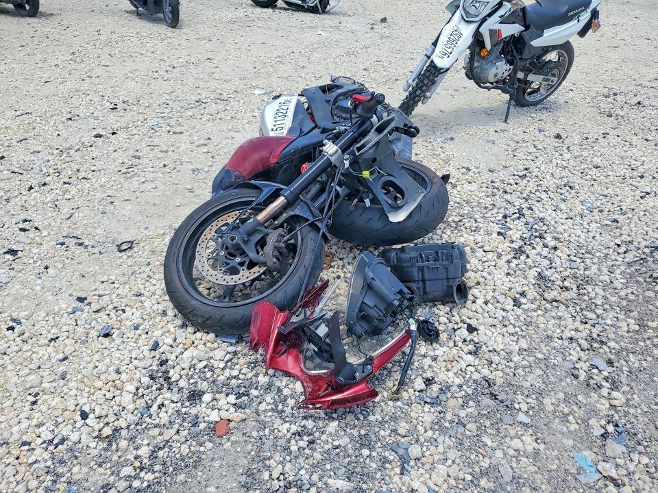 51132216 :رقم المزاد ، JS1GR7KA762104494 vin ، 2006 Suzuki Gsx-r750 مزاد بيع