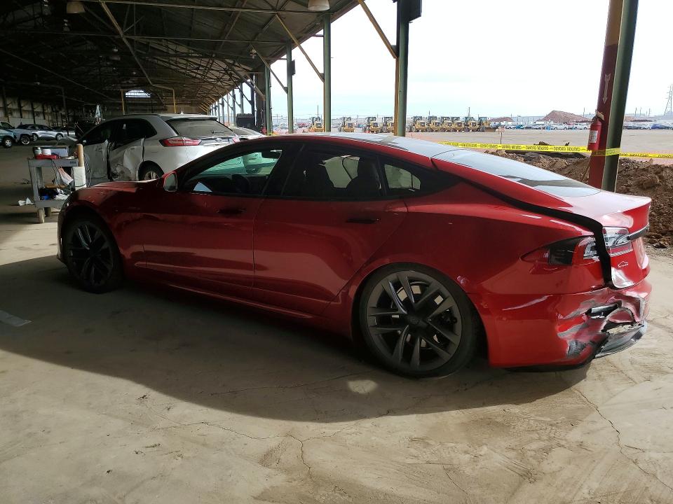 51334286 :رقم المزاد ، 5YJSA1E5XNF464616 vin ، 2022 Tesla Model S مزاد بيع