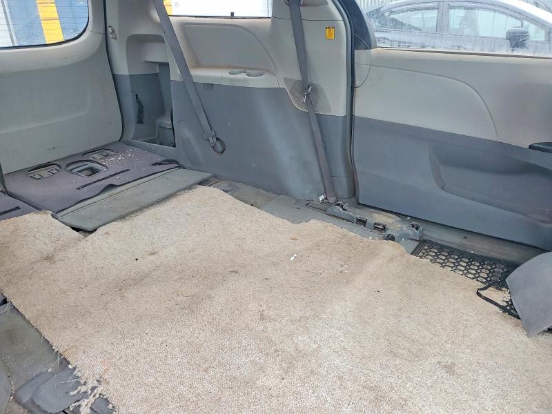 50673136 :رقم المزاد ، 5TDKK3DC8BS159342 vin ، 2011 Toyota Sienna مزاد بيع