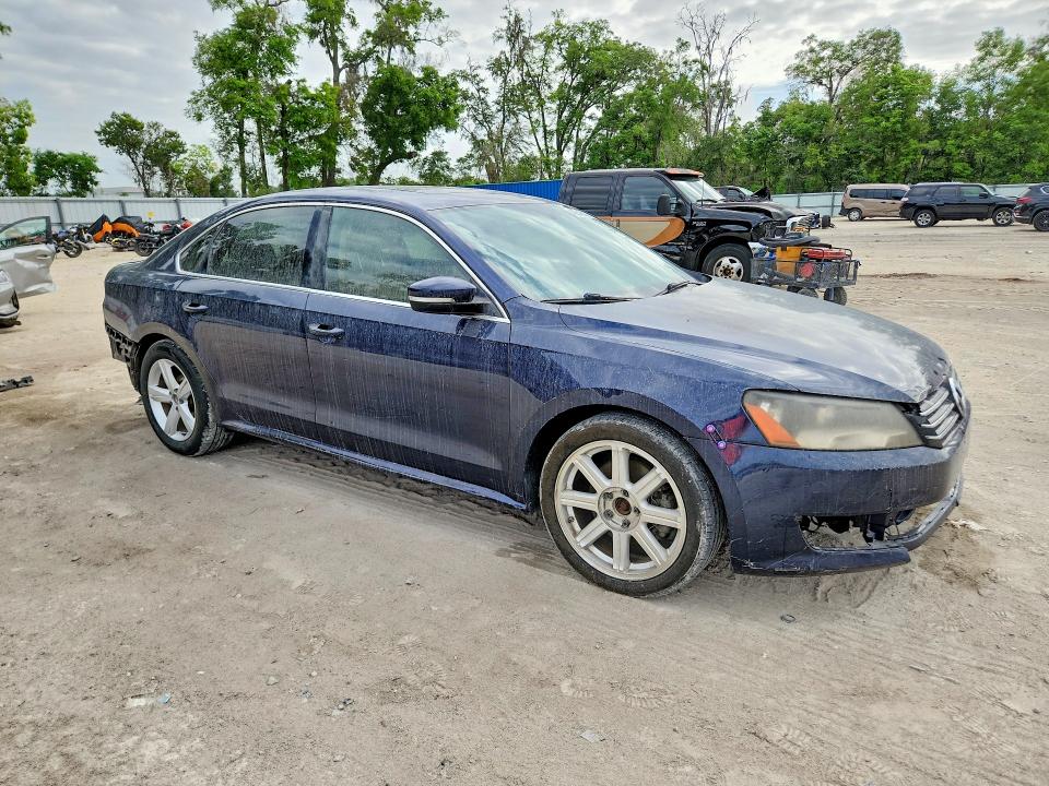 48342096 :رقم المزاد ، 1VWBP7A36DC110333 vin ، 2013 Volkswagen Passat مزاد بيع