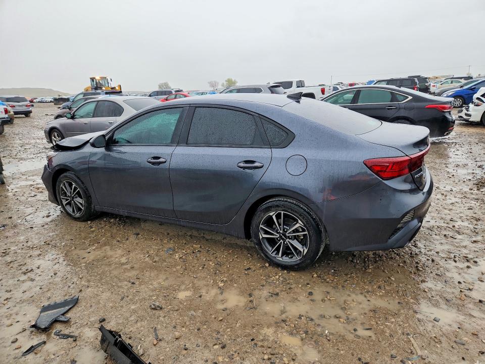 46152816 :رقم المزاد ، 3KPF24ADXNE482889 vin ، 2022 Kia Forte مزاد بيع