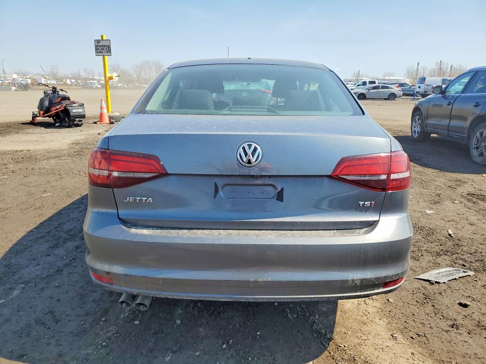 47366466 :رقم المزاد ، 3VW267AJ2GM205136 vin ، 2016 Volkswagen Jetta مزاد بيع