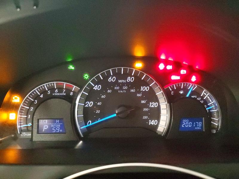 50772536 :رقم المزاد ، 4T1BK1FK2CU004593 vin ، 2012 Toyota Camry مزاد بيع