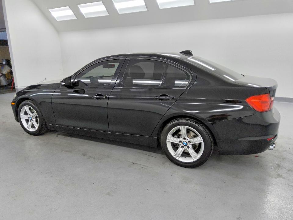 48609556 :رقم المزاد ، WBA3C1C53FP116842 vin ، 2015 Bmw 328 مزاد بيع