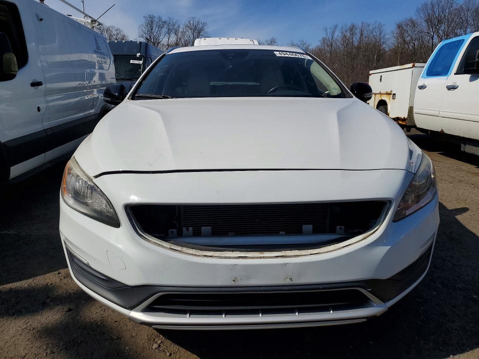 2015 Volvo V60 Cross Country მანქანა იყიდება აუქციონზე, vin: YV4612HK1F1000646, აუქციონის ნომერი: 49446676