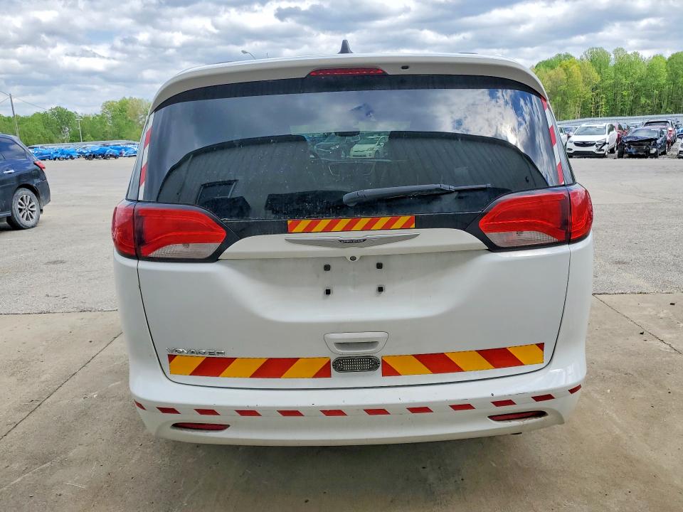 41895676 :رقم المزاد ، 2C4RC1DG5MR551466 vin ، 2021 Chrysler Voyager مزاد بيع