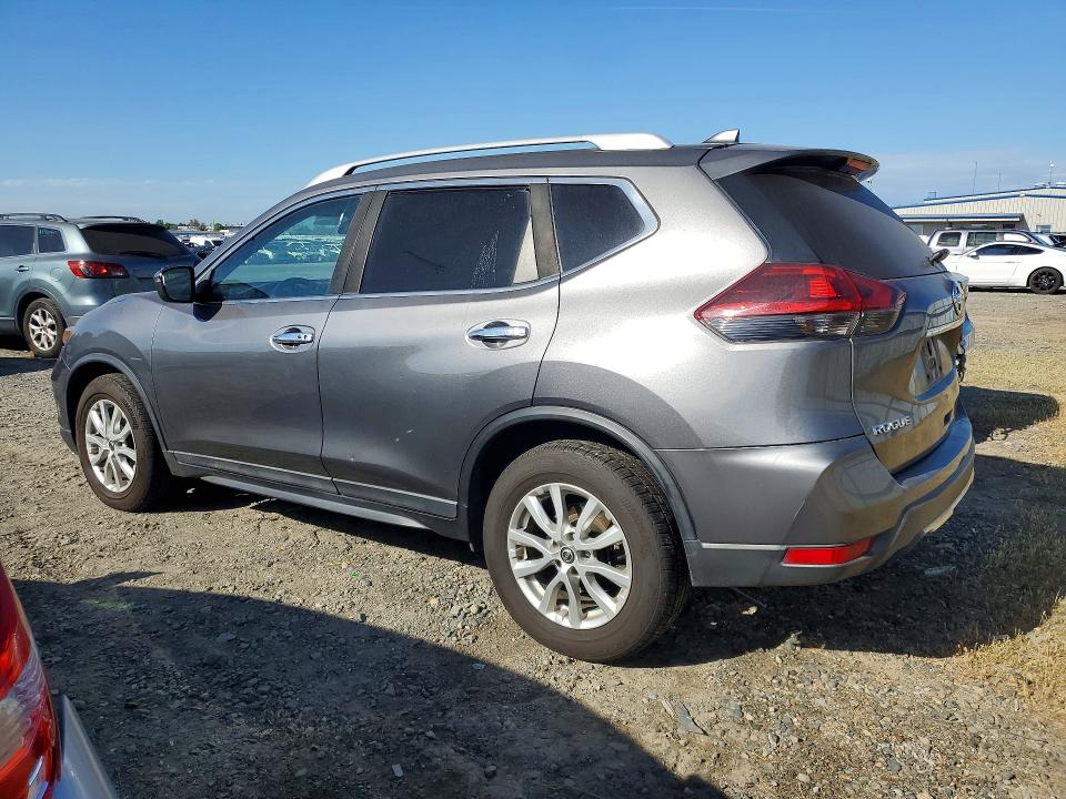 48939676 :رقم المزاد ، 5N1AT2MT2JC823374 vin ، 2018 Nissan Rogue مزاد بيع