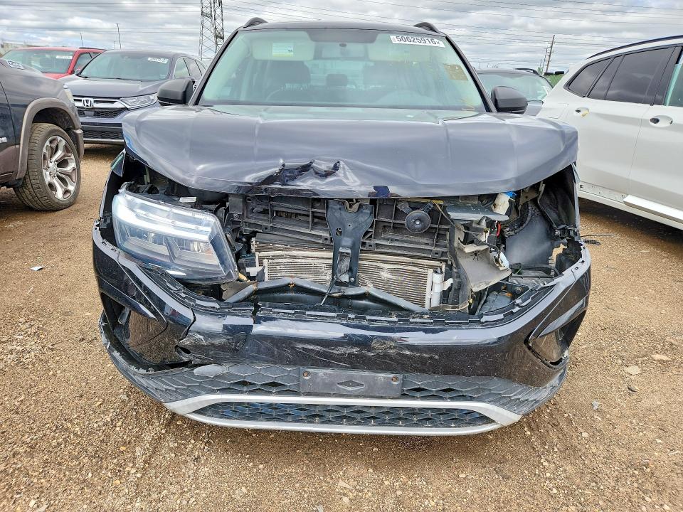 2022 Volkswagen Taos მანქანა იყიდება აუქციონზე, vin: 3VVCX7B28NM013021, აუქციონის ნომერი: 50625916