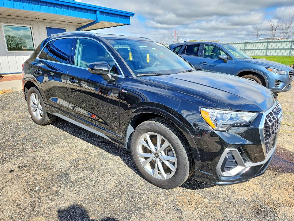 51350056 :رقم المزاد ، WA1DECF38M1020495 vin ، 2021 Audi Q3 مزاد بيع
