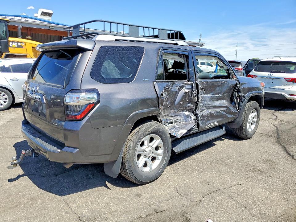 49761176 :رقم المزاد ، JTEBU5JR1J5596131 vin ، 2018 Toyota 4runner مزاد بيع