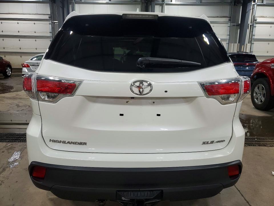50738736 :رقم المزاد ، 5TDJKRFH8FS161251 vin ، 2015 Toyota Highlander مزاد بيع