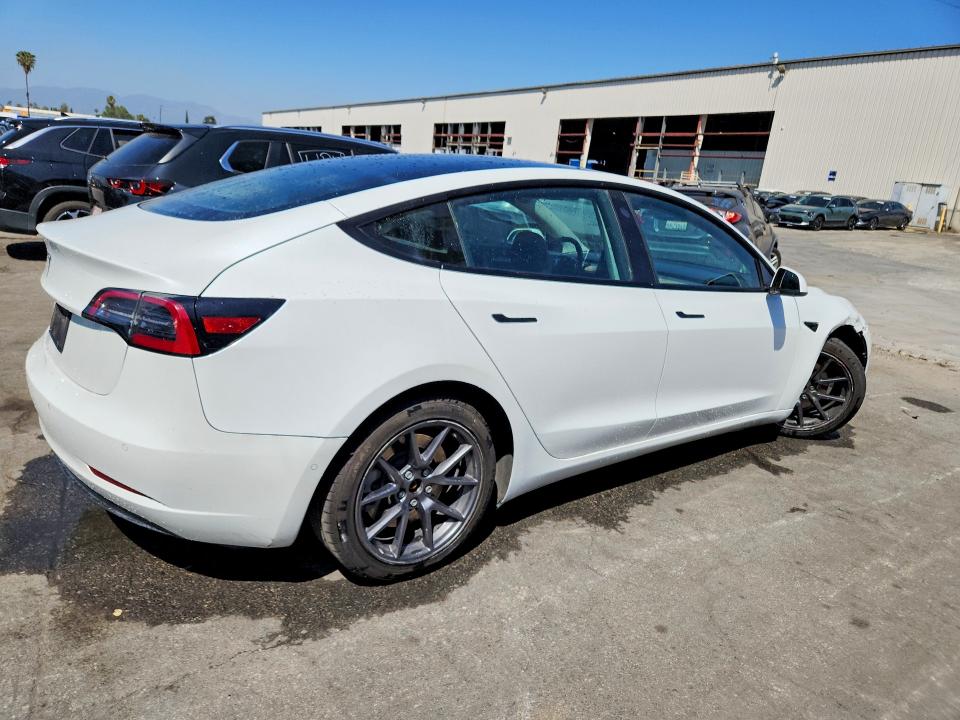 49032176 :رقم المزاد ، 5YJ3E1EA7NF289702 vin ، 2022 Tesla Model 3 مزاد بيع