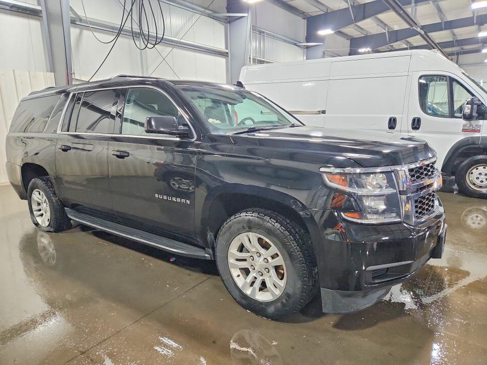 2017 Chevrolet Suburban მანქანა იყიდება აუქციონზე, vin: 1GNSKHKC3HR165953, აუქციონის ნომერი: 50142906